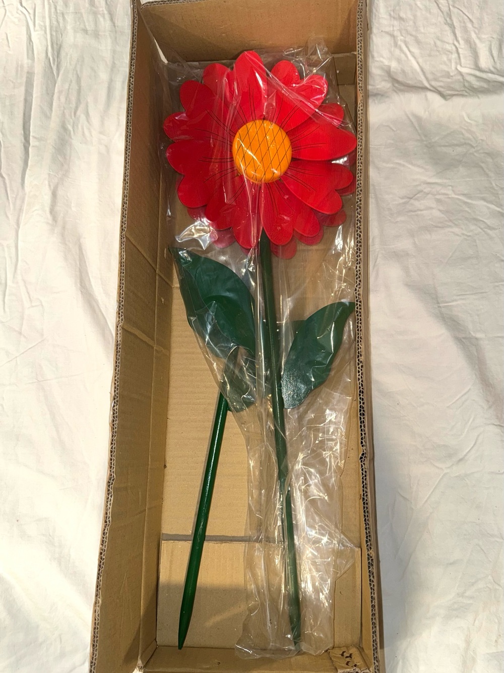 Vintage Red Paint Wood Flower Spinner Garden Yard Stake set of 2 NOS